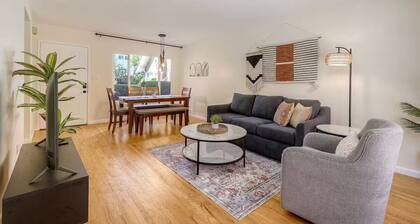 Walkable Hillcrest 2BR • Eat, Explore & Relax