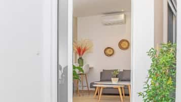 Comfort Apartment | Living area | Flat-screen TV