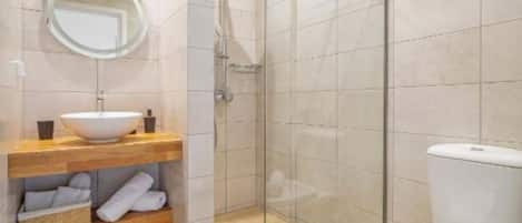 Standard-Apartment | Badezimmer