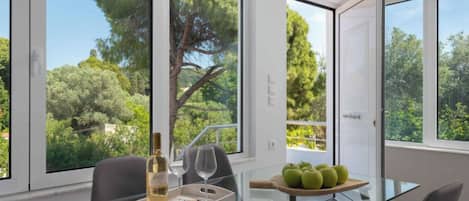 Family Apartment | Living area | Flat-screen TV