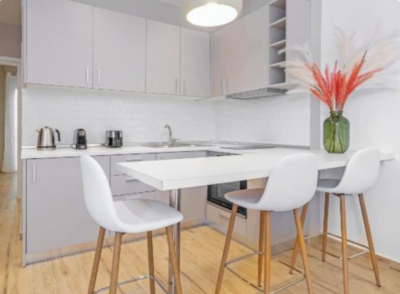 Appartement Confort | Cuisine privée | Réfrigérateur, four, plaque de cuisson, bouilloire électrique