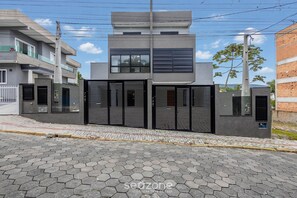 Exterior - House w/ Terrace & BBQ 850m From the Beach Jsf0748 (Bombinhas)