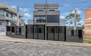 Exterior - House w/ Terrace & BBQ 850m From the Beach Jsf0748 (Bombinhas)