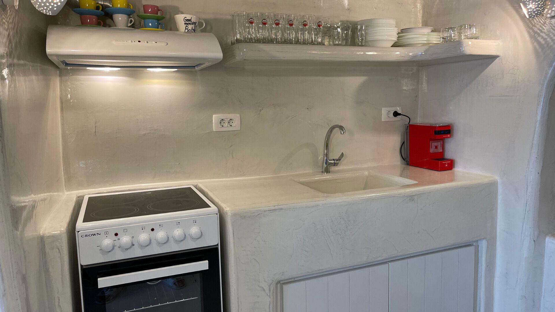 Réfrigérateur, four, plaque de cuisson