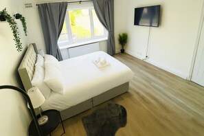 2 chambres, fer et planche à repasser, Wi-Fi gratuit, draps fournis