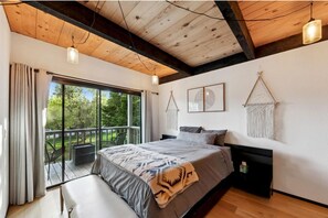 2 bedrooms, iron/ironing board, WiFi, bed sheets - Tahoe Getaway in Kings Beach, Near Northstar (Kings Beach)