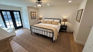5 bedrooms, iron/ironing board, WiFi, bed sheets - Spacious and stylish farmhouse in peaceful Sparta, Tennessee (Sparta)