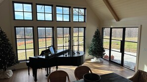 Interior - Spacious and stylish farmhouse in peaceful Sparta, Tennessee (Sparta)