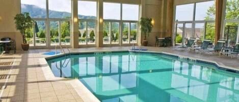 Piscine couverte, piscine extérieure