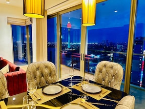 Dining - 27th Floor Luxury Stay at Luna Tower | Heart of Colombo 02 (Colombo)