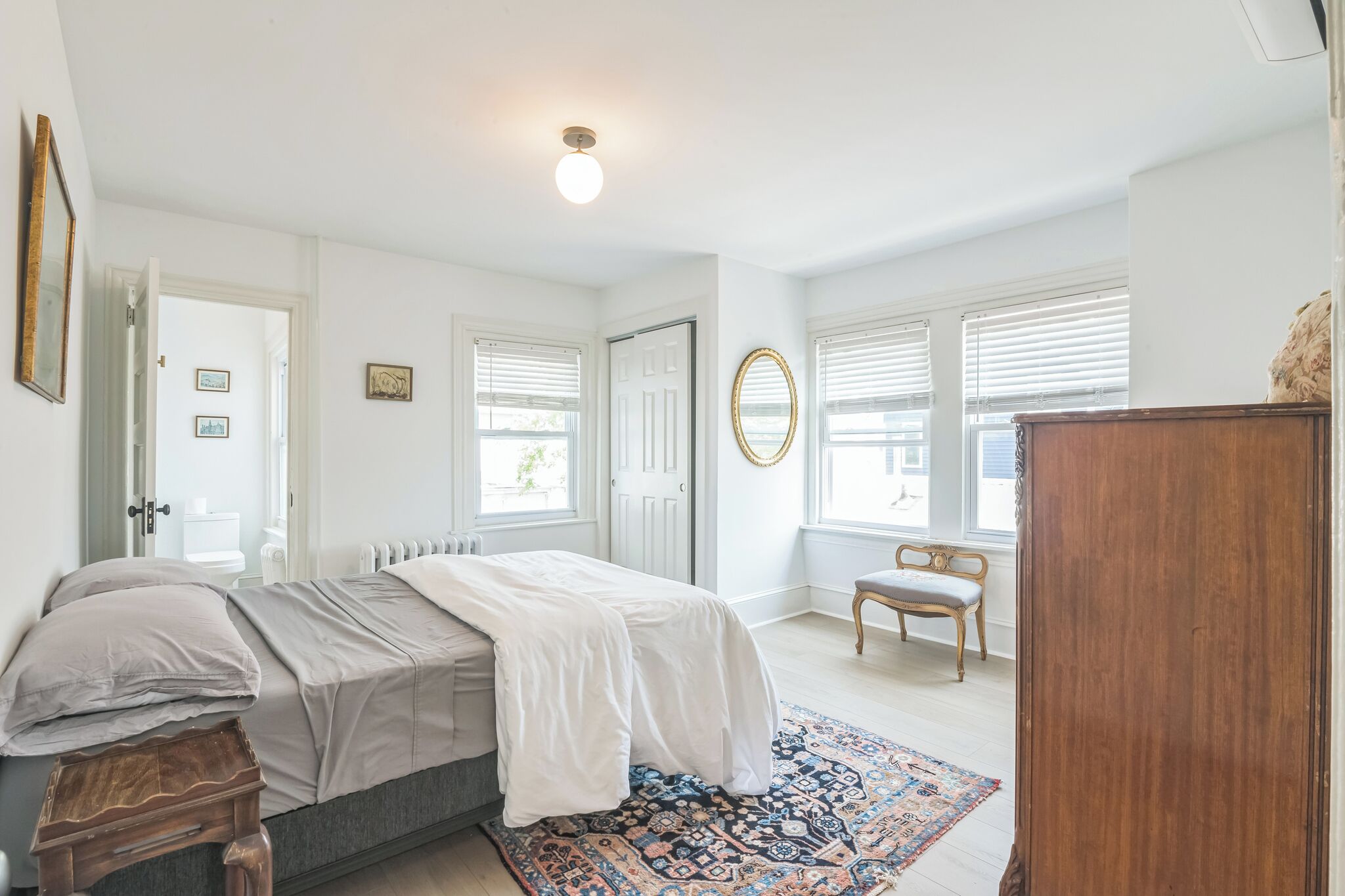 7 bedrooms, iron/ironing board, WiFi, bed sheets