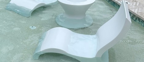 Lämmitetty uima-allas