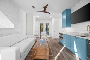 Televisor intel·ligent i taula de tennis de taula