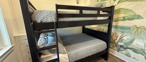 2 chambres, fer et planche à repasser, accès au Wi-Fi (inclus)