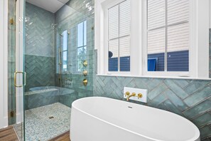 Shower, towels - 4BR Luxury Coastal Home w/ Pool, Spa, Near Beach at Kiva Dunes (Gulf Shores)