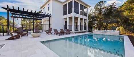 Et oppvarmet basseng