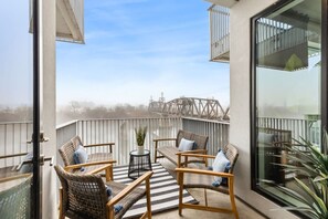 Property grounds - Upscale Riverview Condo with Garage, Walk to Downtown (Nashville)