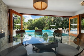 Outdoor dining - Exclusive 5-bedroom villa in Casa de Campo (La Romana)