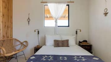 1 dormitorio, tabla de planchar con plancha, wifi y ropa de cama