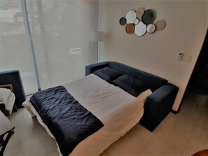 Iron/ironing board, WiFi, bed sheets - Nice loft in excellent area. (Guadalajara)