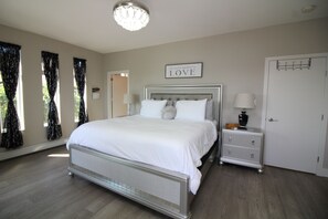 2 bedrooms, iron/ironing board, free WiFi, bed sheets - Peaceful and Luxurious 2-bedroom house in Chemainus perfect for relaxing (Chemainus)
