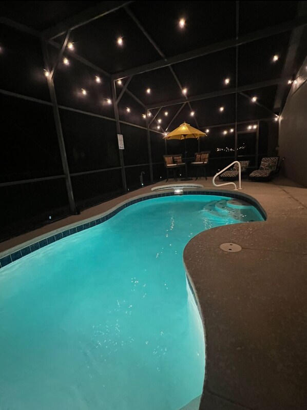 Outdoor pool, a heated pool - 5 Bedroom 4 Bath Private Villa with Own Pool/Spa near Disney & Nature Trails! (Davenport)