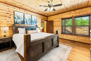6 bedrooms, free WiFi, bed sheets - 6BR Sleeps 24 Smoky Mountain Retreat w/ Private Indoor Pool + Game Room (Sevierville)