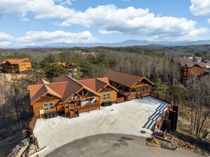 Exterior - 8BR Luxury Lodge w/ Indoor Pool, Hot Tub & Mountain Views, Sleeps 28 (Sevierville)