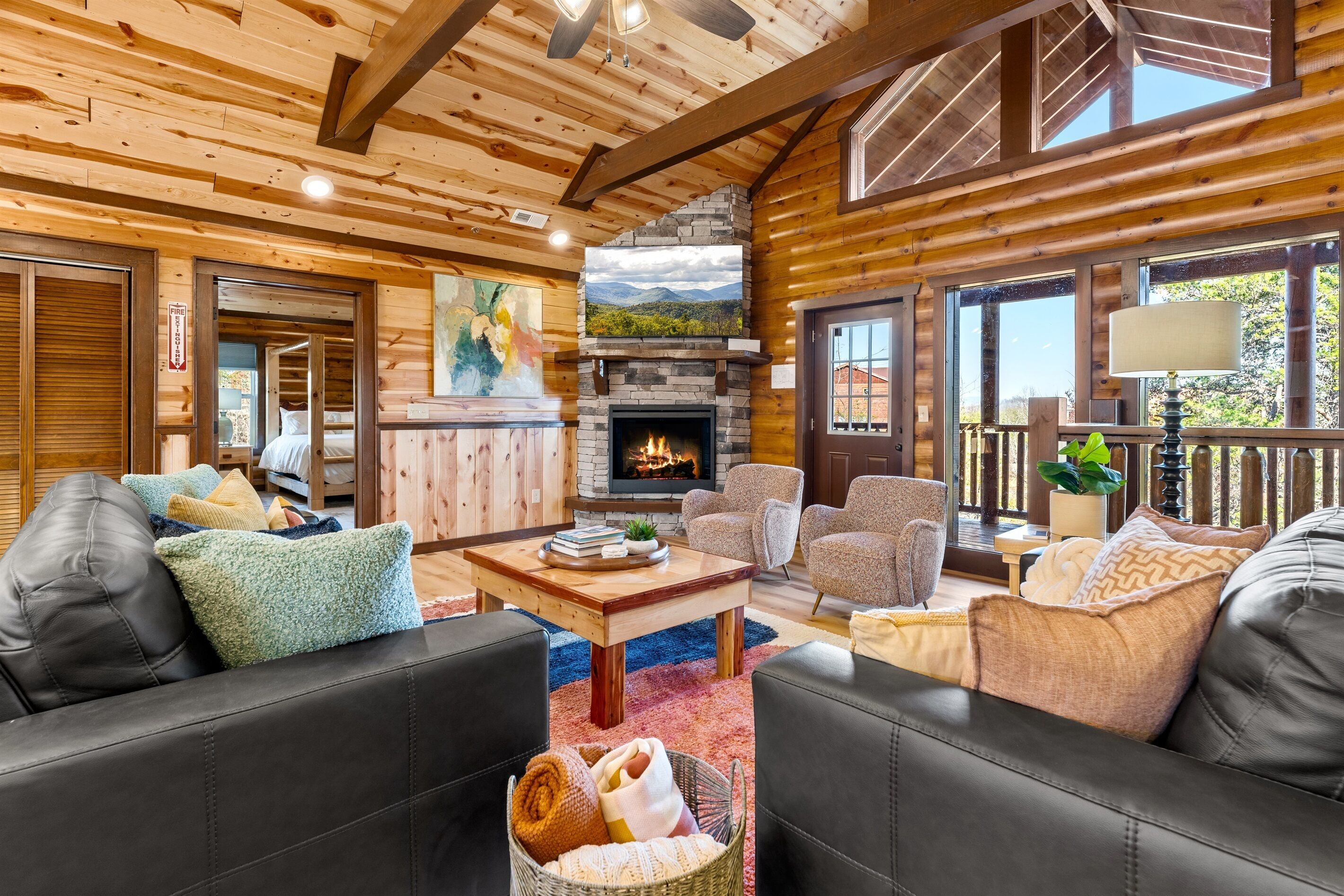 TV connectée, cheminée, baby-foot