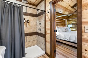 Shower, towels - 8BR Luxury Lodge w/ Indoor Pool, Hot Tub & Mountain Views, Sleeps 28 (Sevierville)