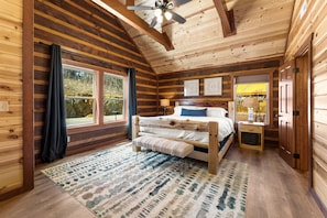 8 bedrooms, free WiFi, bed sheets - 8BR Luxury Lodge w/ Indoor Pool, Gazebo & Mountain Views Sleeps 28 (Sevierville)