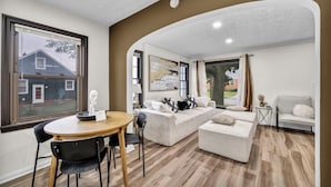 Unclassified image, 5 of 38, button - Welcome to Chic Parma House, a stylish 5-bedroom, 1-bath home with boutique-inspired design, perfect for families, traveling professionals, and extended stays just minutes from Cleveland, hospitals, and major highways. (Parma)