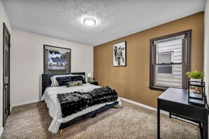 5 عدّة غرف نوم ومكواة/لوح كي وواي فاي مجانًا وملاءات أسرّة