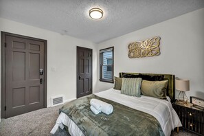 5 chambres, fer et planche à repasser, accès au Wi-Fi (inclus)