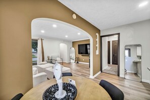 Interior - Welcome to Chic Parma House, a stylish 5-bedroom, 1-bath home with boutique-inspired design, perfect for families, traveling professionals, and extended stays just minutes from Cleveland, hospitals, and major highways. (Parma)
