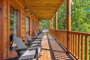 Terrace/patio - 6BR Lodge in the Smokies w/ Indoor Pool, Arcade & Views Sleeps 22 (Sevierville)