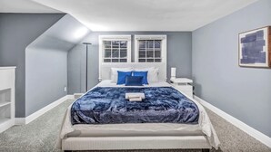 Room - Weber Duplex House Upper Unit Near Highland Square (Akron)