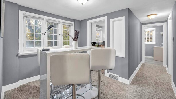 Dining - Weber Duplex House Upper Unit Near Highland Square (Akron)
