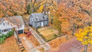 Exterior - Weber Duplex House Upper Unit Near Highland Square (Akron)