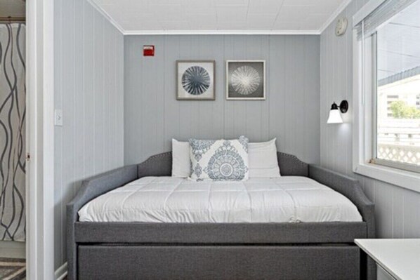 Desk, laptop workspace, blackout drapes, iron/ironing board - Seaside Suites (Old Orchard Beach)