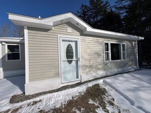 Exterior detail - 2-bedroom cottage in delightful Deer Isle with cozy charm (Deer Isle)