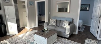 2-bedroom cottage in delightful Deer Isle with cozy charm