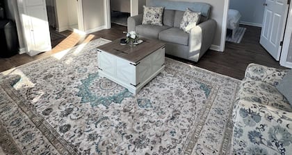 2-bedroom cottage in delightful Deer Isle with cozy charm