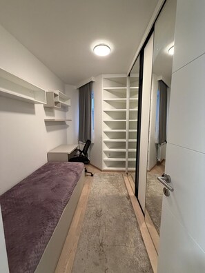 2 chambres, fer et planche à repasser, Wi-Fi, draps fournis
