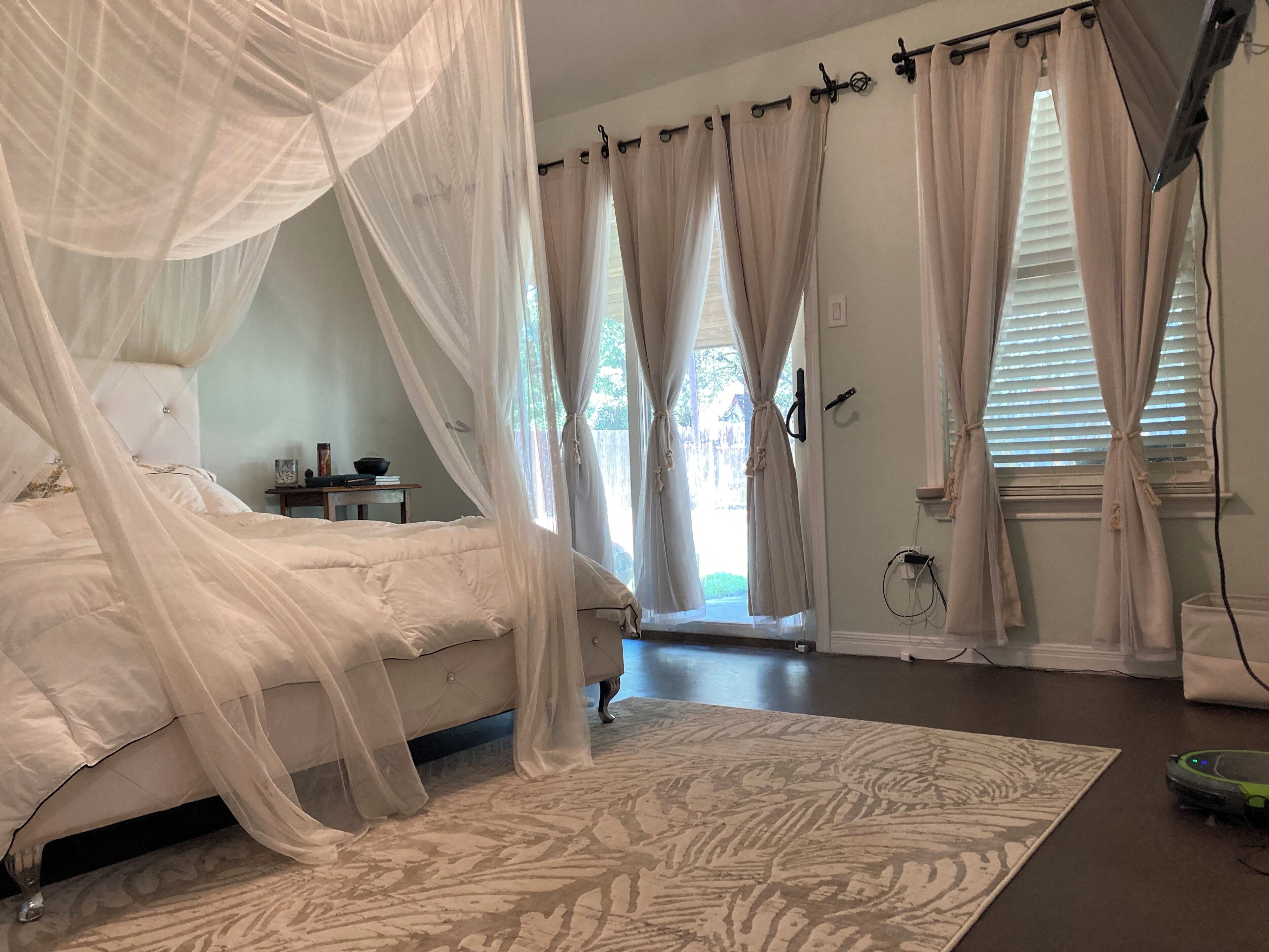 4 bedrooms, desk, travel crib, free WiFi