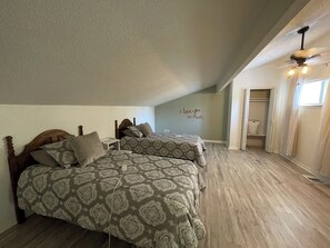 3 bedrooms, desk, travel crib, free WiFi