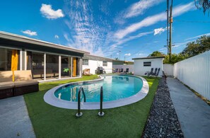 Pool - Luxury Pool Villa 5BD 4BA #2 (Miami)