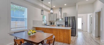 The Urban Oasis: 3 Bedrooms, 2 Baths, 100% Entertainment