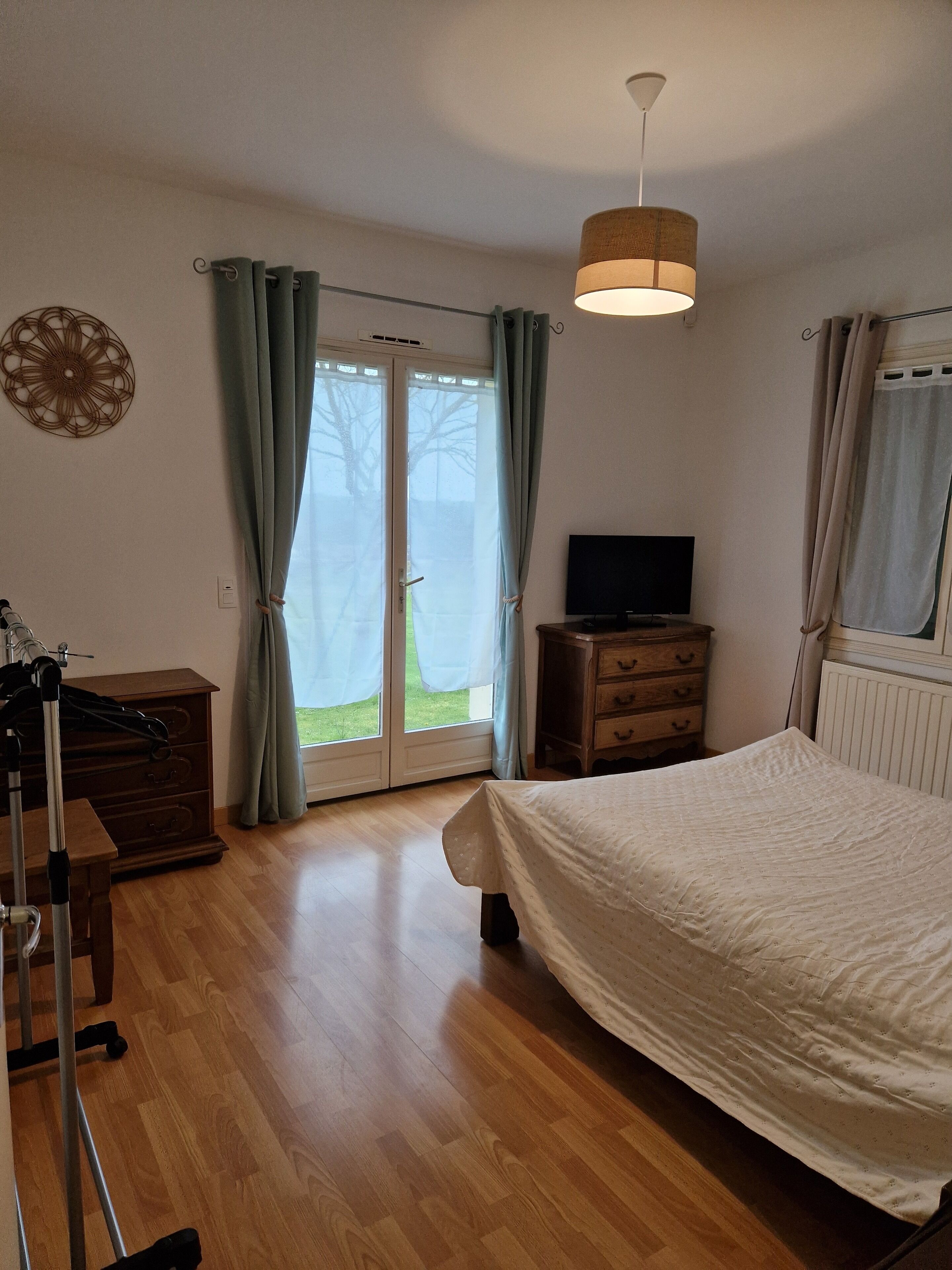 4 bedrooms, iron/ironing board, travel cot, free WiFi