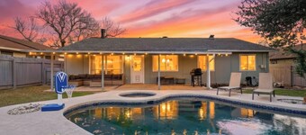 Domain Designer Home / Pool + Hot Tub/ king bed